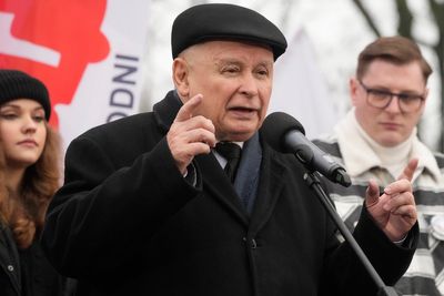 Polish opposition leader floats EU exit talks to force reforms