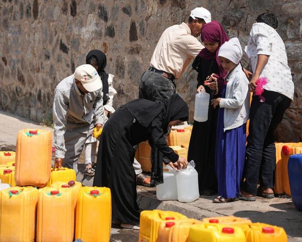 Houthis sending Taiz ‘back to the stone age’, governor of besieged Yemen city says