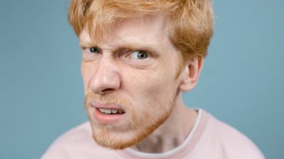 Woman says new boyfriend was ‘absolutely disgusted’ by her one dishwashing habit. Now he’s laying down the law: ‘a bit yuck’