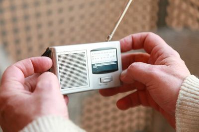 Everyone’s buying wind-up radios, but I asked the experts if you really need one