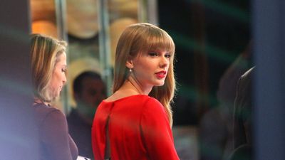 Nelly Reveals Taylor Swift Paid Him Exactly $50,000 in a 'McDonald's Bag' for a 2011 Concert Appearance