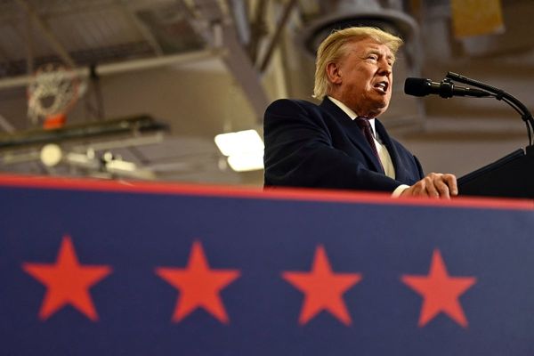 Trump reverses course after reporter calls him out over canceling midterms rallies