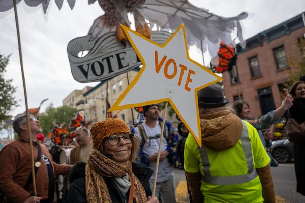 In Brooklyn, a phone-free room of Democrats agreed a blue wave is coming — and debated the data-center identity crisis
