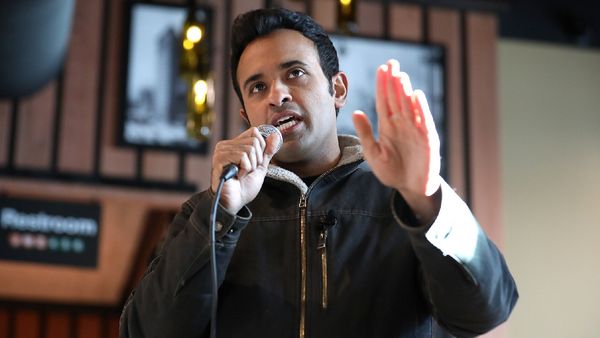 Viral Photos Reveal 'Around 20 Attendees' at Vivek Ramaswamy Rally as Amy Acton Holds 'Modest Lead'