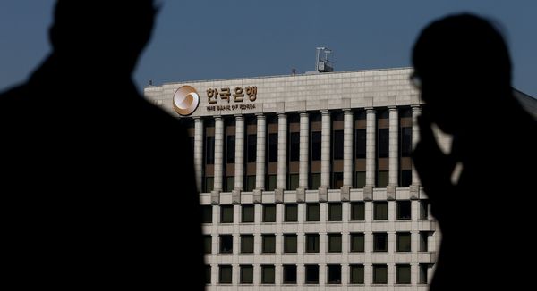 Korea Pushes Back Against U.S. Over Currency, Sees China Risk