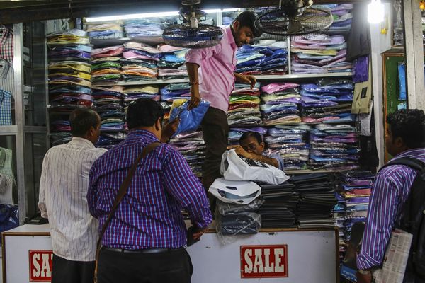 India GDP to Slow Less Than Estimated As Cash Returns to Economy
