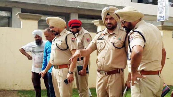 Robbers hold 2 girls captive, loot cash and jewellery worth 30 lakh in Jagraon