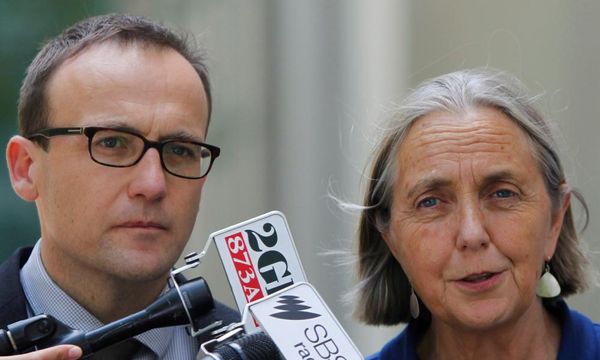 Labor backs Greens' election spending cap as Gonski negotiations roll on – as it happened