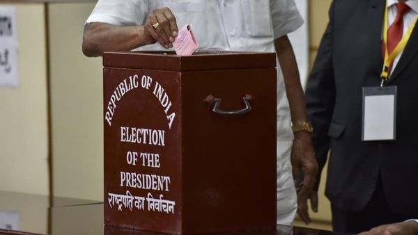 Ram Nath Kovind or Meira Kumar? Lawmakers vote for next President