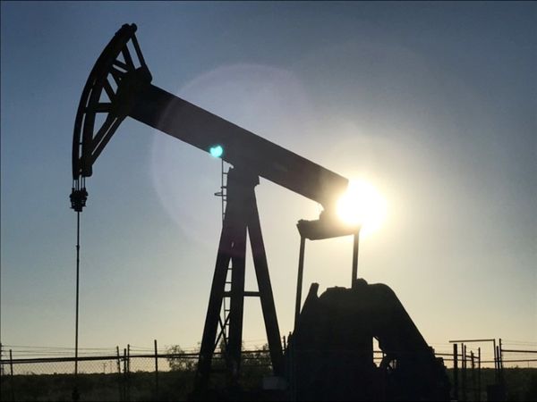 Oil rises with gasoline futures to highest since May