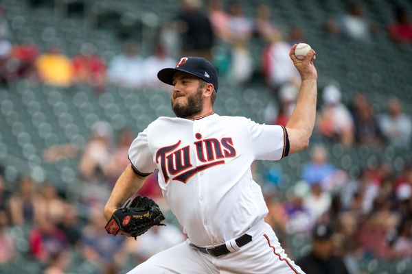 Indians hit four homers in 8-1 romp over Twins