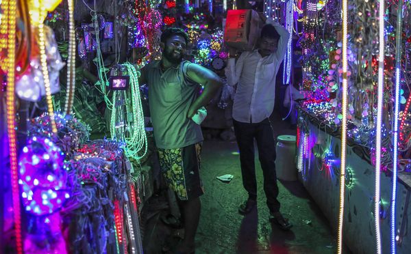 Holdouts: Minority Sees India Prices Easing as Growth Slows