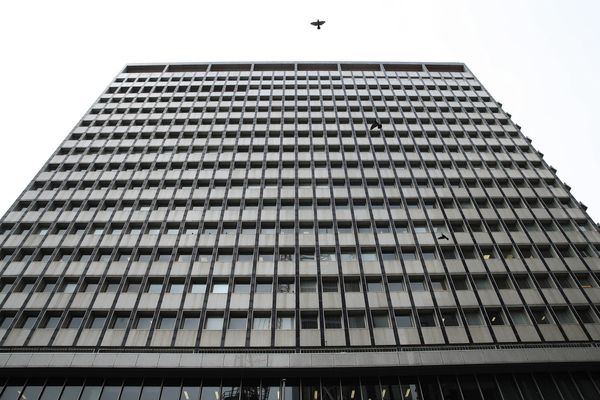 Aussie Central Bank Stranded as Reflation Skips Ex-Star Economy