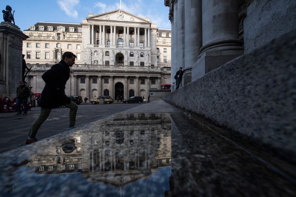 Carney Steps Up BOE Rate Hike Timetable for Brexit-Hit U.K.