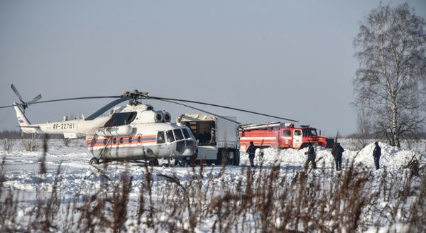 Investigators search snow for clues to deadly Russian plane crash