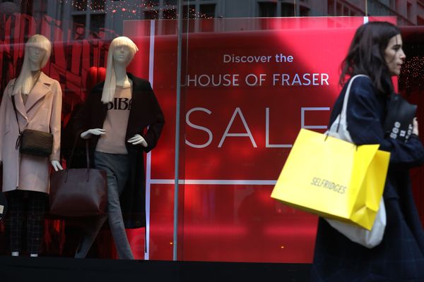 House of Fraser's Chinese Owner to Offload Troubled Stores