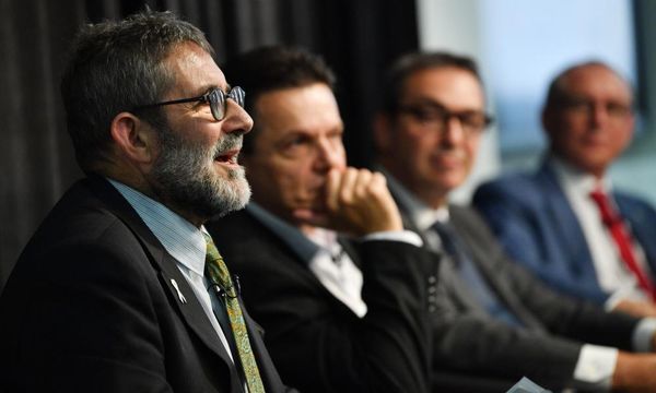 Greens target 'orange Liberals' as Xenophon hogs spotlight in South Australia