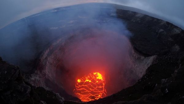 Hawaii residents rue paradise built with 'lava discount'