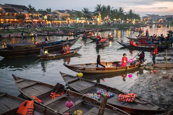 Vietnam Wins Rating Upgrade From Fitch on Growth, Reserves