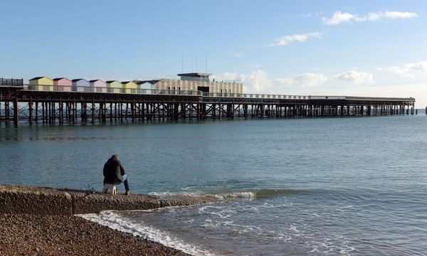 Plan to sell Hastings pier to entrepreneur angers locals