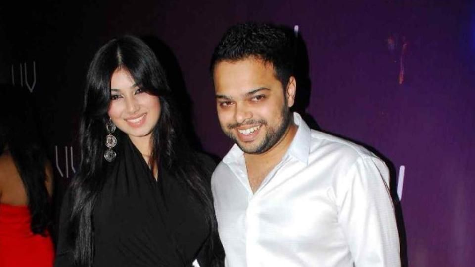 Ayesha Takia’s husband claims she’s getting death…