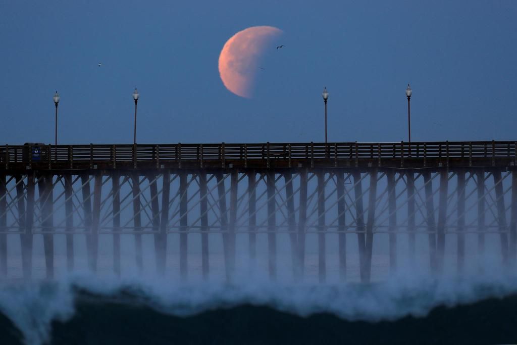 why-is-the-moon-so-red-tonight-s-blood-moon-lunar