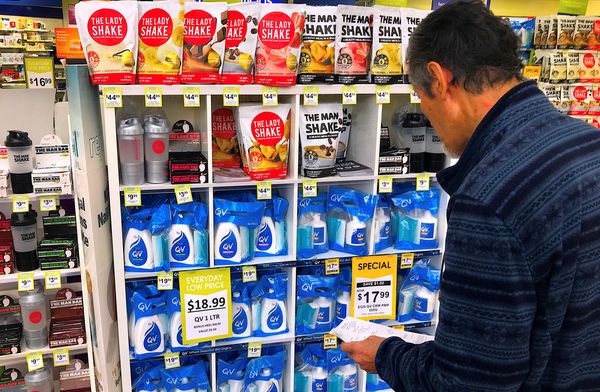 Australia third quarter inflation underwhelms, keeps rate rise distant