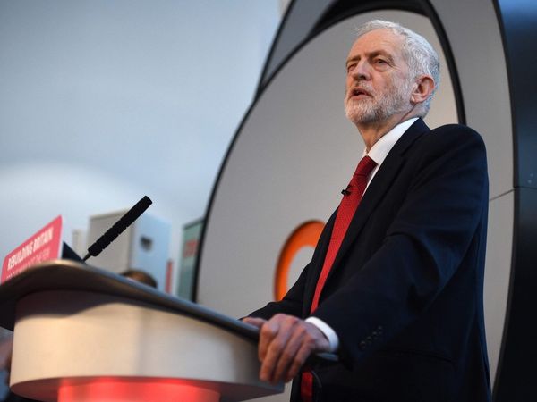 Corbyn indicates Labour will back Brexit delay with Article 50 extension
