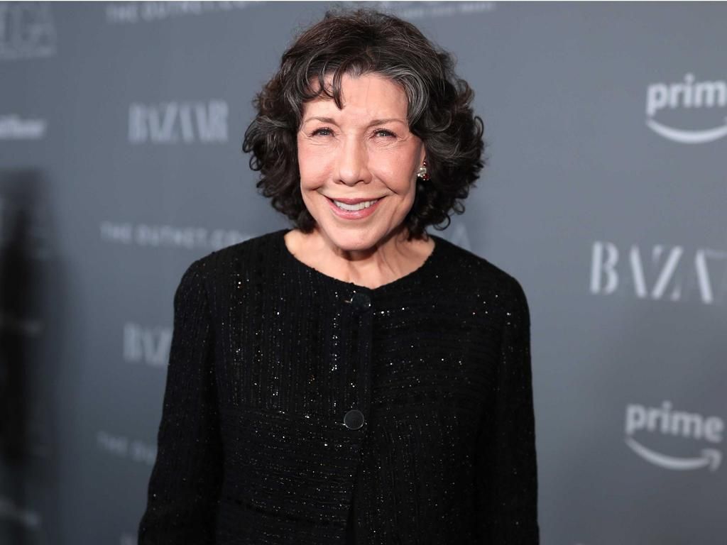 Lily Tomlin explains why she refused to come out on…(00)