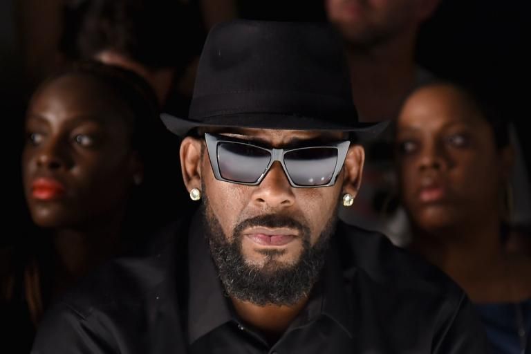 R Kelly US singer charged with 10 counts of sexual…