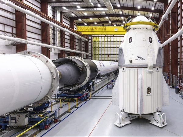 SpaceX debuts new crew capsule in crucial test flight