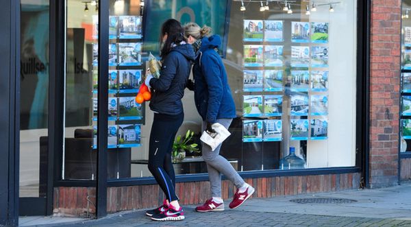 Government 'on the side of the cuckoos' and helping big investors 'elbow families out of housing market' – Dáil hears