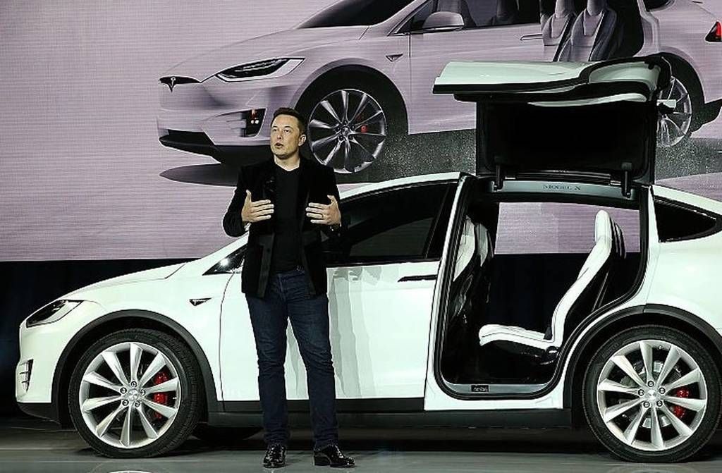 Elon Musk's audacious plan for Tesla robo-taxis in 2020