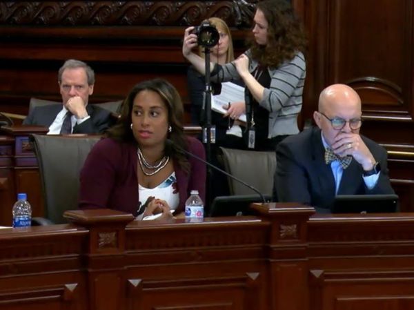 Senate Democrats advance own income tax plan — and Pritzker says that’s fair