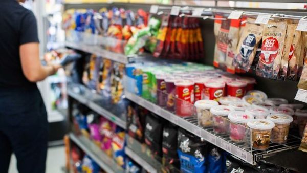 Experts call for mandatory health star ratings on supermarket food