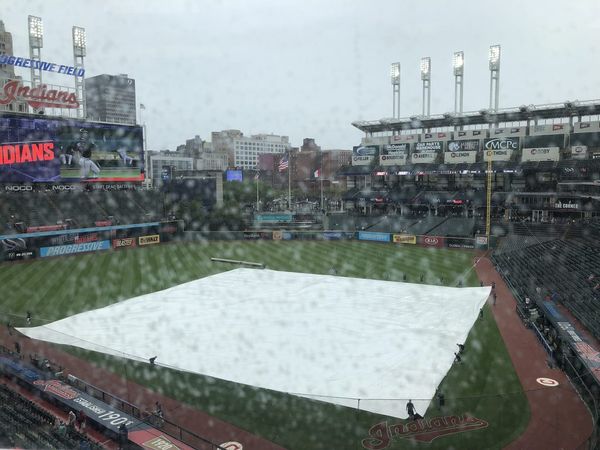 White Sox lose rain-shortened game