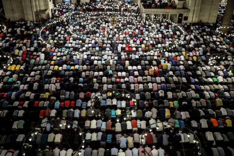Eid mubarak Incredible images show millions of…