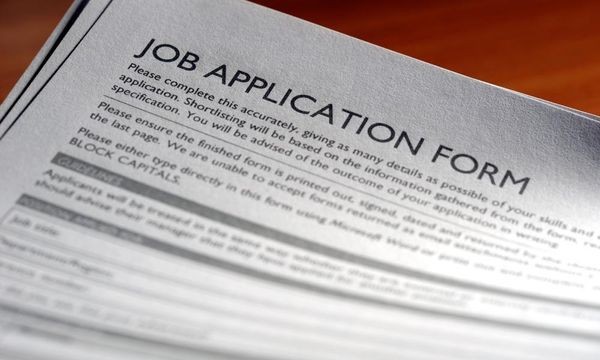 UK jobs growth slows amid Brexit uncertainty