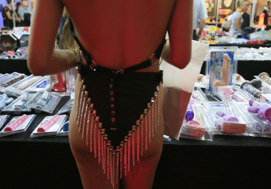 New Tel Aviv store supplies 613 shades of Kosher Sex