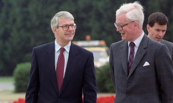 Douglas Hurd warned Major of dangers of UK isolation, papers reveal
