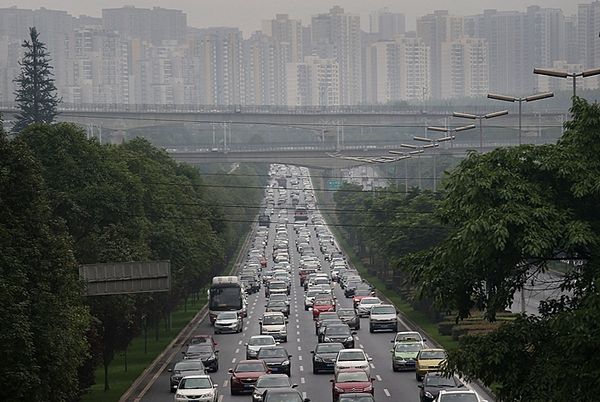 China Boosts Pressure on Cities to Ease Car Ownership Restrictions