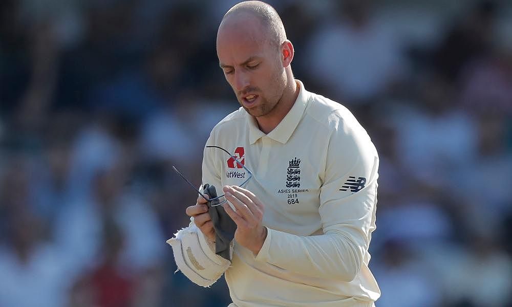 Jack Leach’s glasses cause optical illusion that we…
