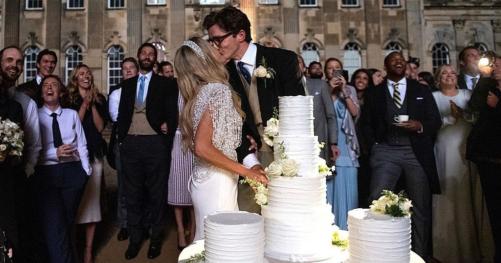 Inside Ellie Goulding's royalstyle wedding with four…