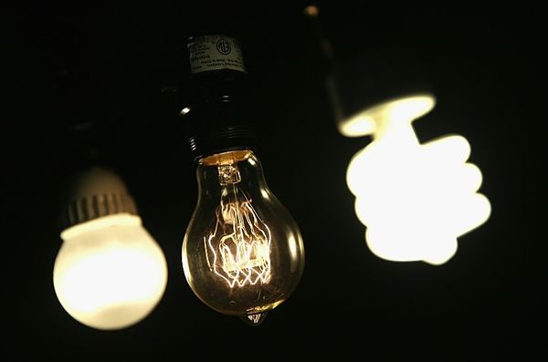 Trump administration pulls plug on energy-efficient bulb rules