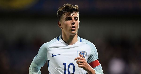 'So proud!' - Chelsea fans are buzzing after Mason Mount makes England debut against Bulgaria