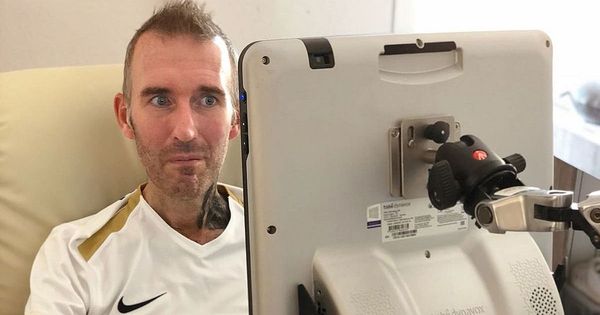 Footballer Fernando Ricksen dies aged 43 following battle with Motor Neurone Disease