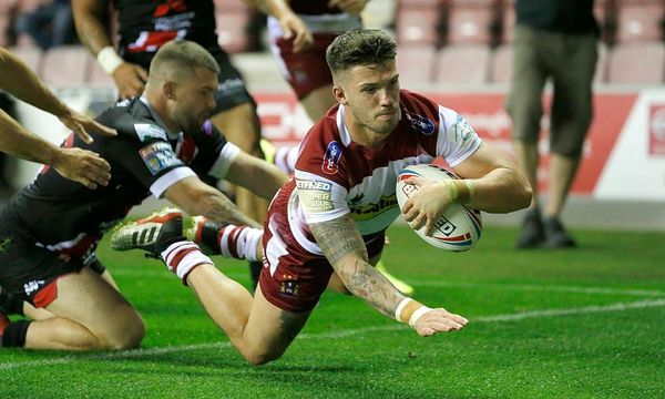 Wigan dig deep to hold off a spirited Salford in qualifying final