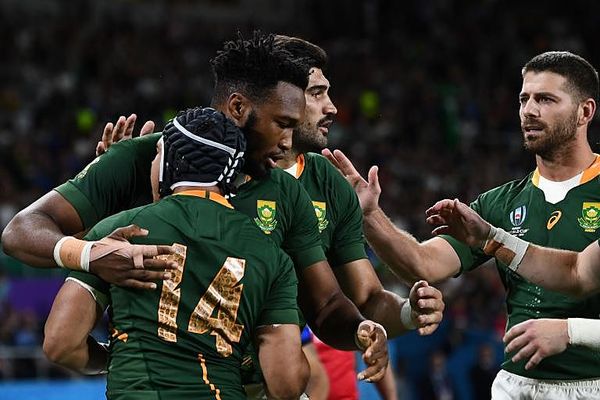 South Africa 49-3 Italy: Andrea Lovotti sent off as Springboks crush the Azzurri
