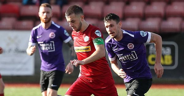 Conor McMenamin laughs off Joe Gormley penalty confusion as Cliftonville beat Larne