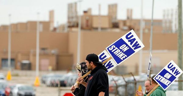 GM and union reach tentative deal that could end strike